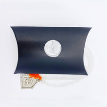 Load image into Gallery viewer, Glass beaded Indian pendant charm necklace with gift box