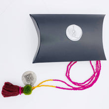 Load image into Gallery viewer, Multicoloured beaded necklace with gift box